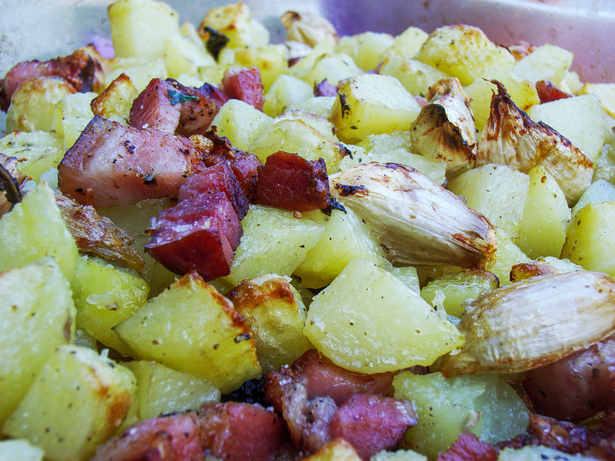 Besser als Pommes Frites: Kartoffeln mit Salbei, Speck und Knoblauch